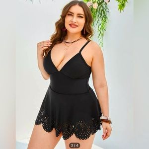 Flower cut-out one piece swimsuit